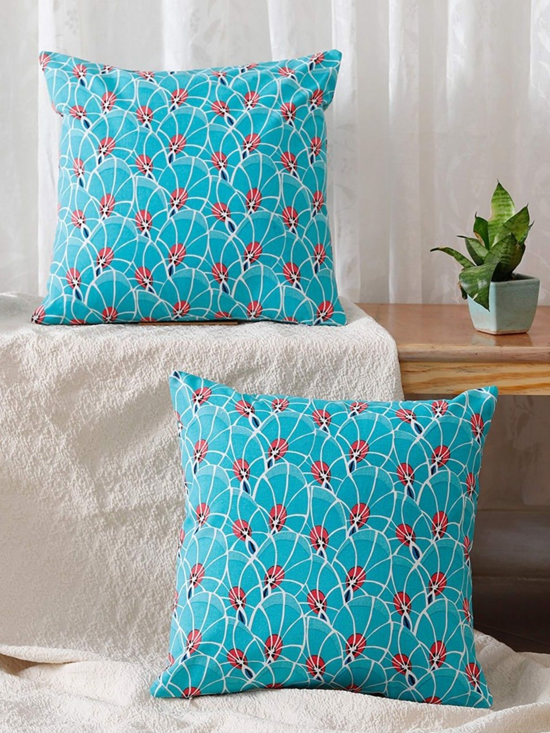 

Aura Blue & White 2 Pieces Ethnic Motifs Printed Cotton Square Cushion Covers
