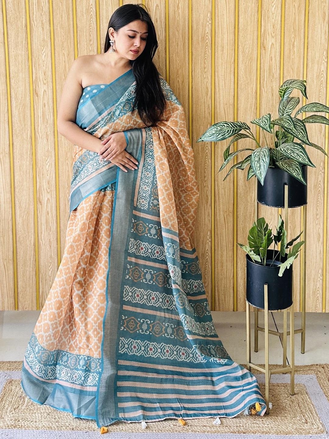 

Moda Rapido Zari Silk Blend Saree, Orange