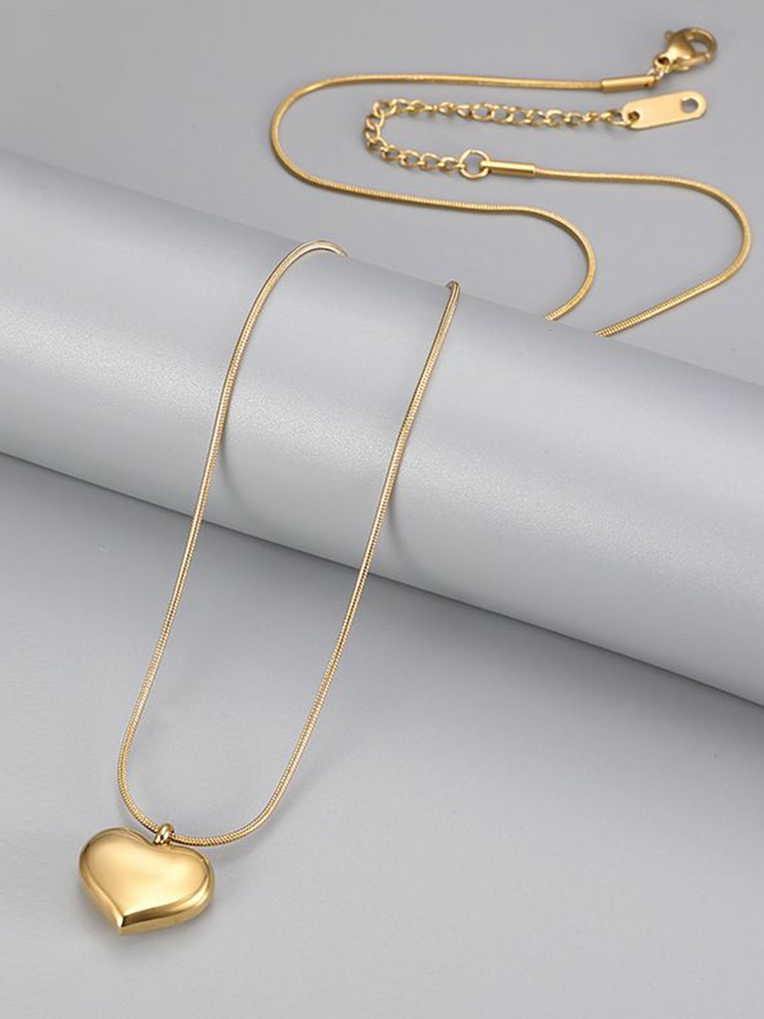 

DressBerry Gold-Plated Stainless Steel Heart Shaped Anti Tarnish Pendants With Chains