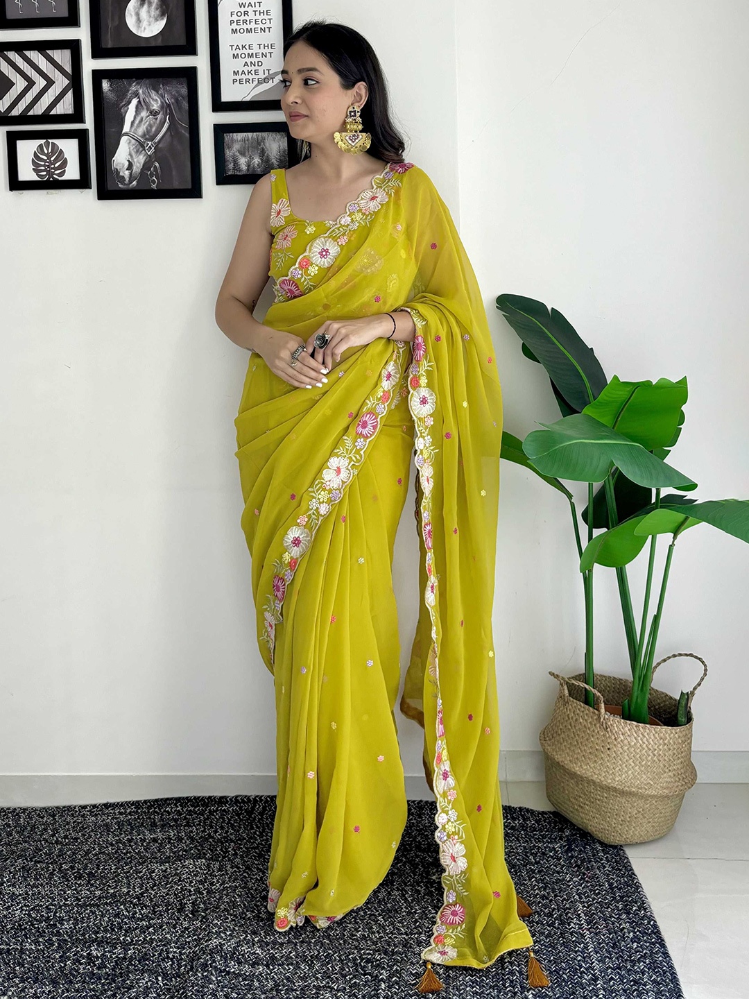 

DIVASTRI Floral Sequinned Poly Georgette Saree, Mustard