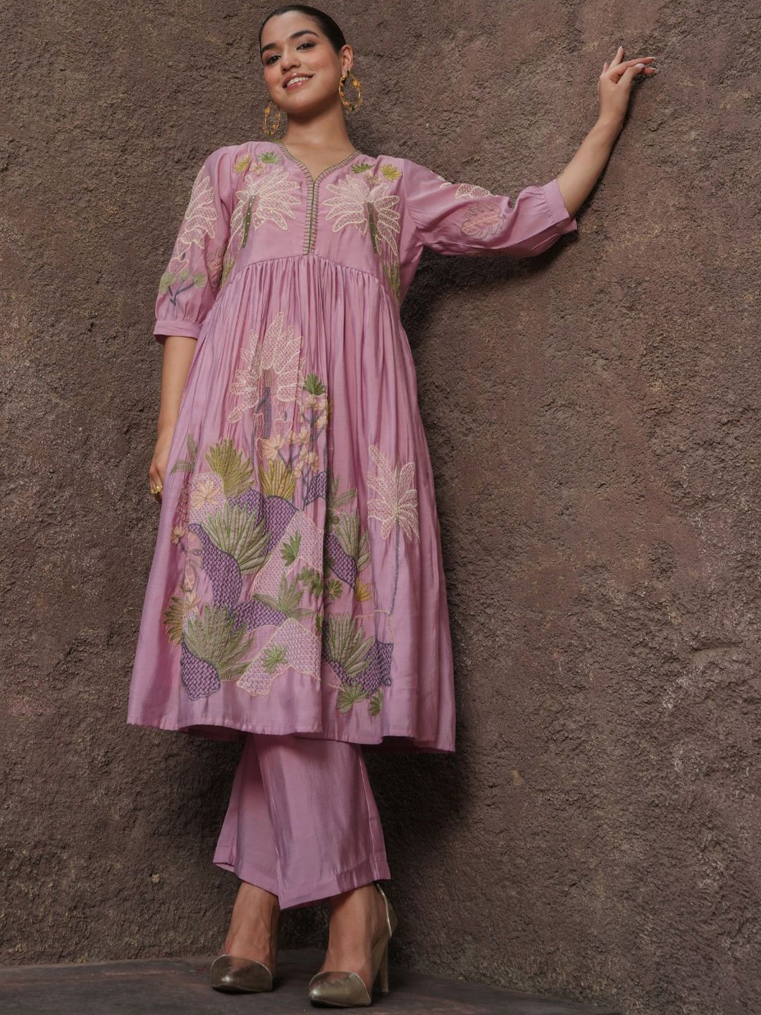 

ANUSHEET Floral Embroidered Sequinned Pure Silk Anarkali Kurta With Trousers And Dupatta, Pink