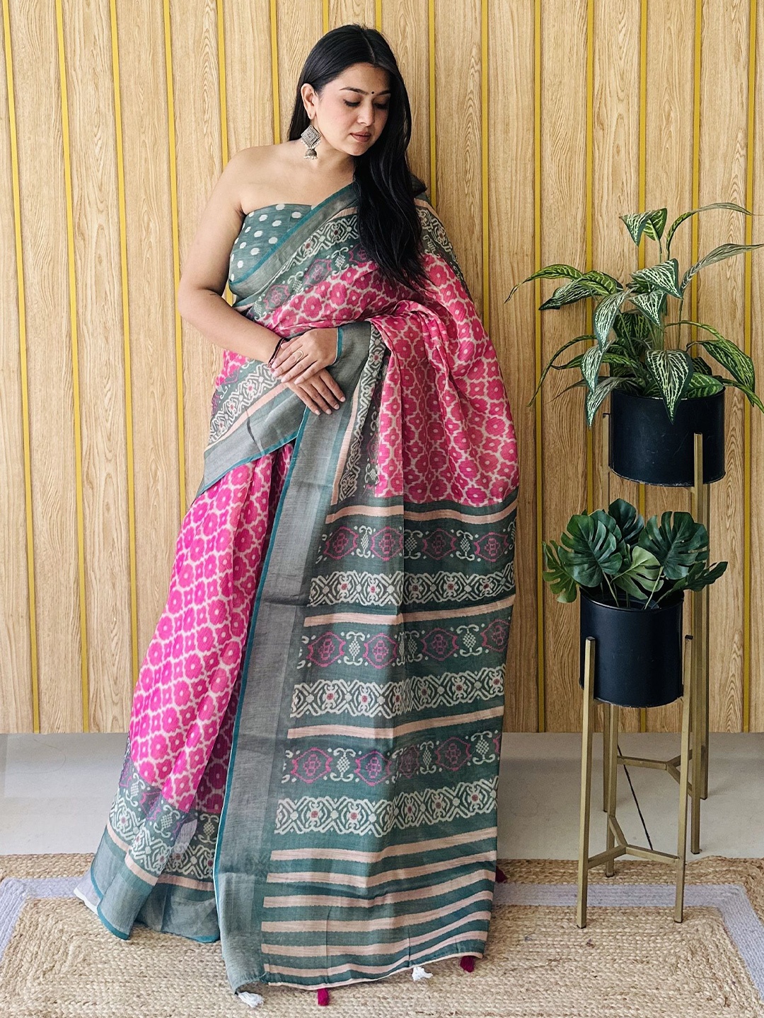 

Moda Rapido Zari Silk Blend Saree, Pink