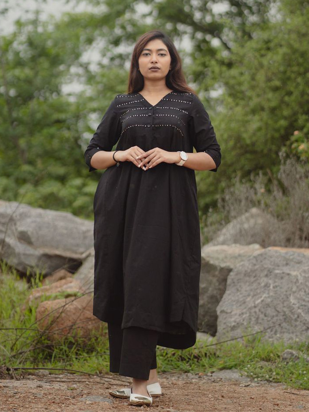 

KUHOOCO Women's Regular Pure Cotton Kurta with Palazzos, Black