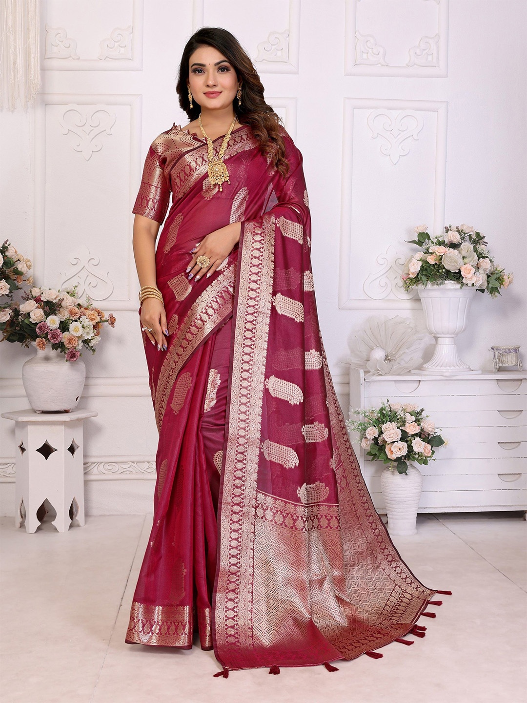 

Moda Rapido Woven Design Zari Organza Banarasi Saree, Maroon