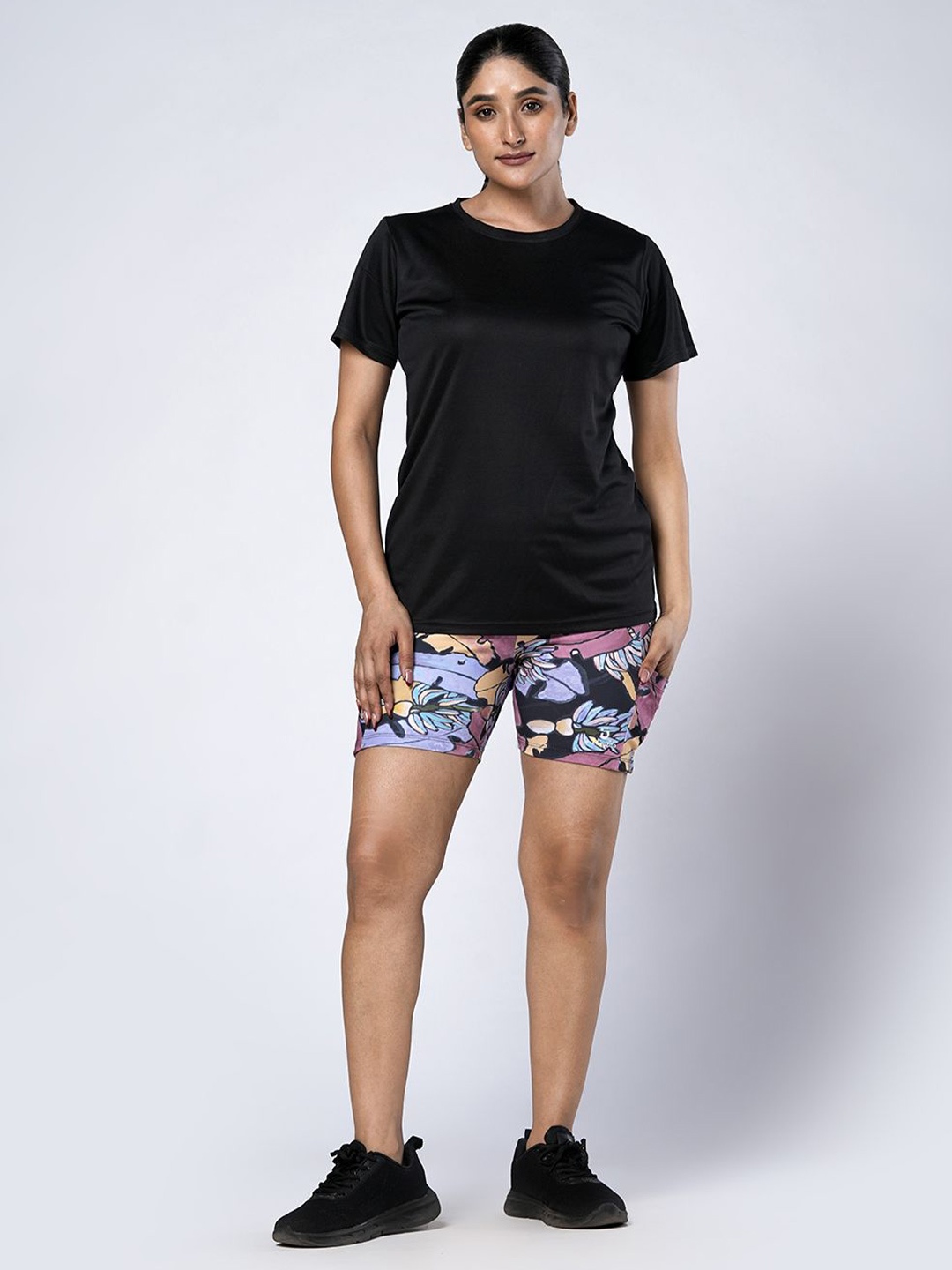 

UMILDO Round Neck Short Sleeves T-shirt With Shorts, Black