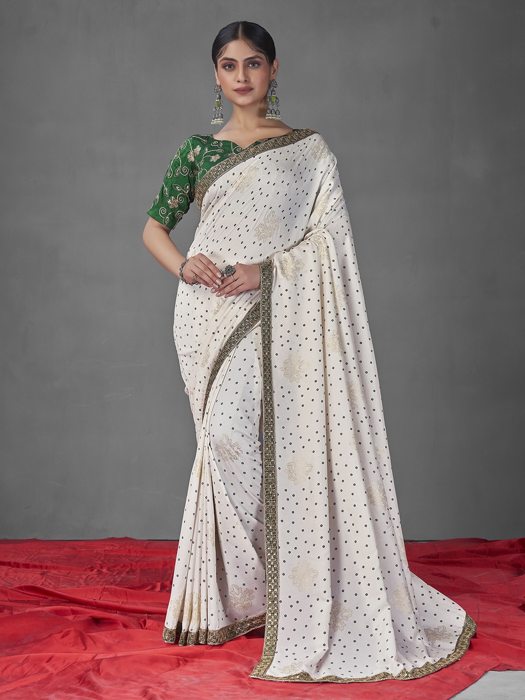 

Sangria Tussar Bandhani Printed Saree With Blouse Piece, Off white