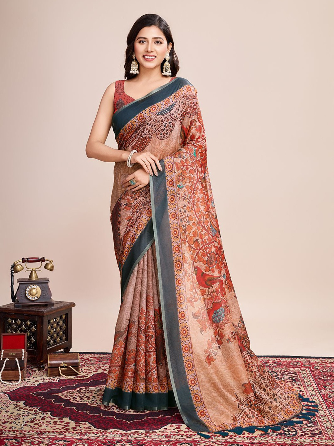 

Mitera Floral Zari Linen Blend Jamdani Saree, Beige