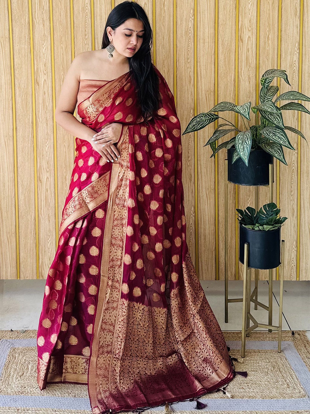 

Moda Rapido Woven Design Zari Silk Blend Saree, Red