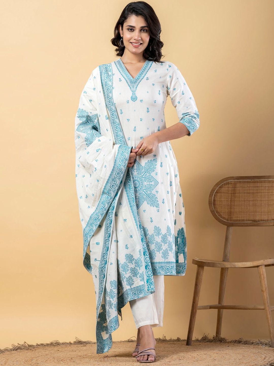 

Readiprint Woven Design Pure Cotton Straight Kurta with Trousers & Dupatta, Off white