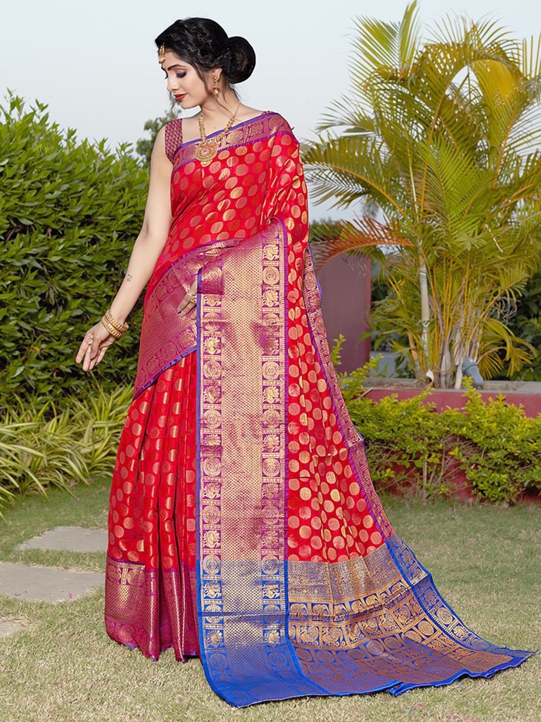 

JUST FASHION Woven Design Zari Banarasi Saree, Red