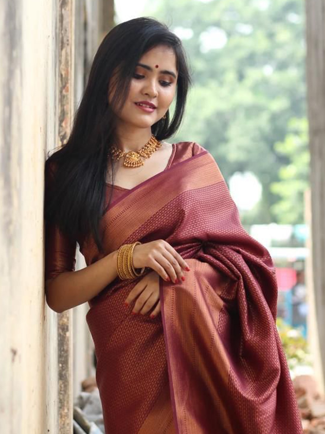 

JULEE Woven Design Zari Pure Silk Banarasi Saree, Maroon