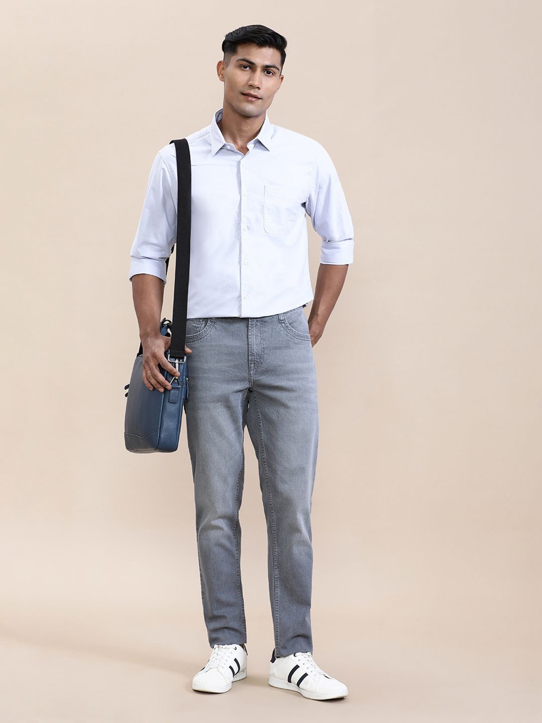

Crocodile Men Premium Perma-Finish Oxford Full Sleeve Shirt, Grey