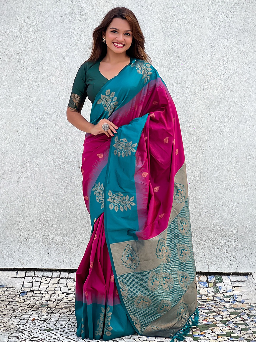 

Vintro Woven Design Zari Silk Blend Paithani Saree, Teal