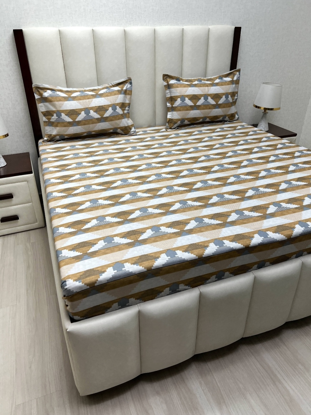 

Pure Decor Velar Brown Printed Cotton 250 TC Super King Size Bedsheet Set 2.74 m x 3.04 m