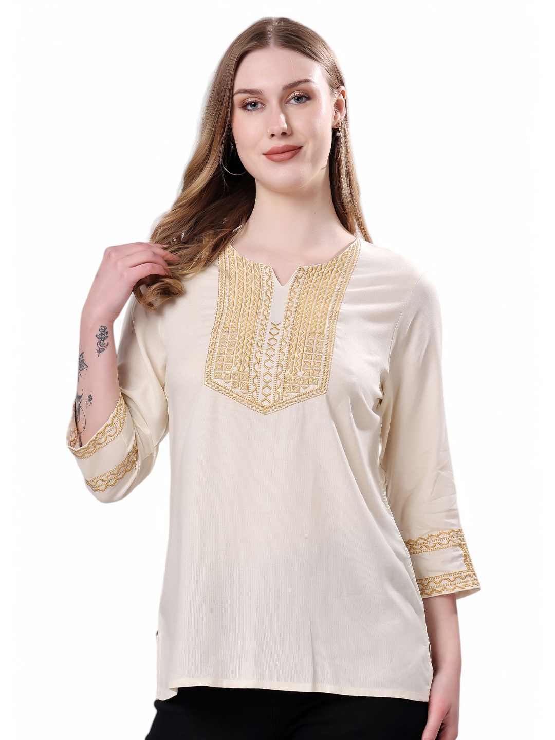 

ELEVEN Geometric Embroidered Kurti, White