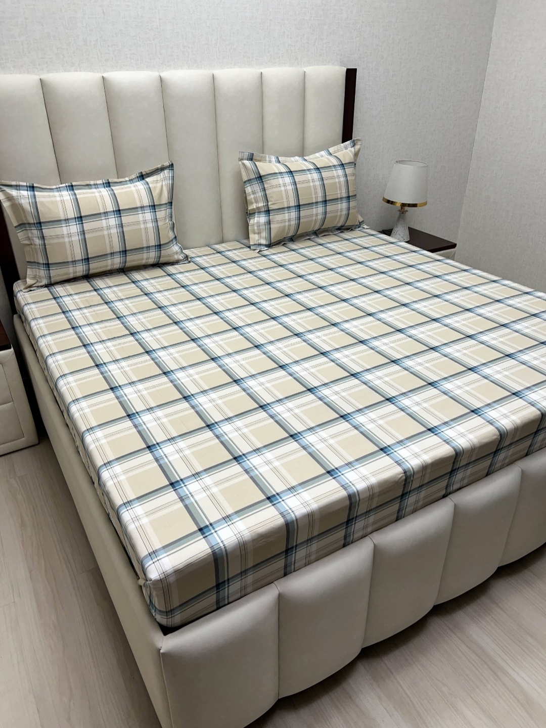 

Pure Decor Velar Cream Printed Pure Cotton 250 TC Super King Bedsheet Set 2.74 m x 3.04 m