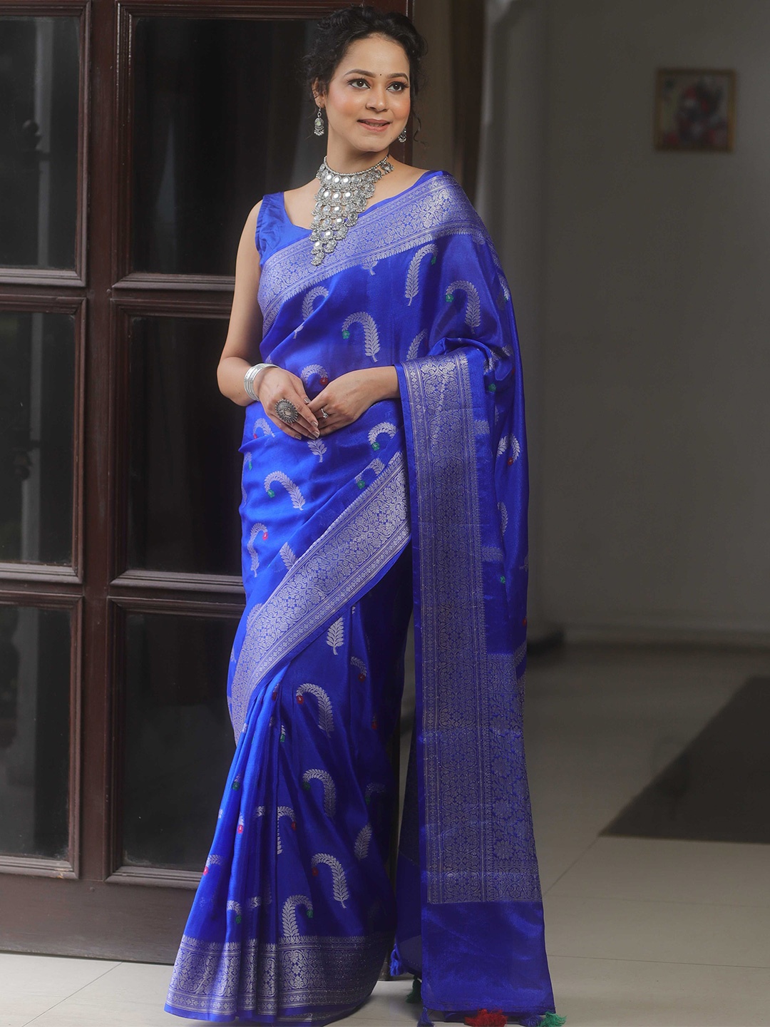 

Banarasee Woven Design Zari Silk Blend Banarasi Saree, Blue