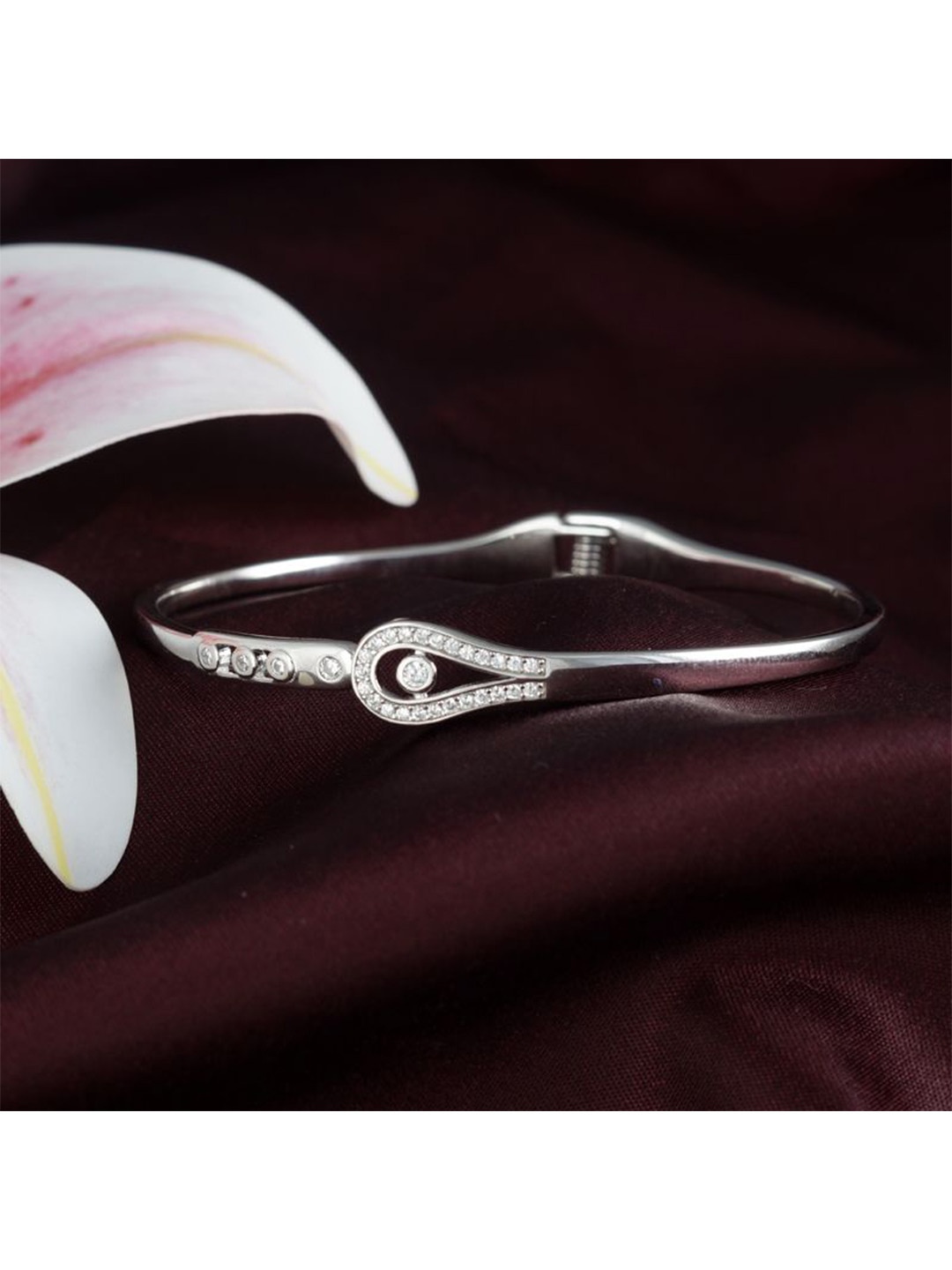 

Tuanz Silver Jewelry Women Sterling Silver Rhodium-Plated Bangle-Style Bracelet