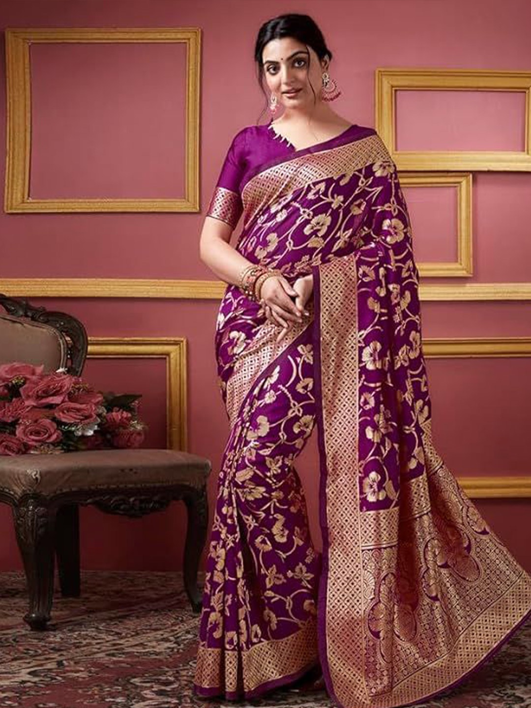 

SAADHVI Woven Design Zari Pure Silk Kanjeevaram Saree, Burgundy