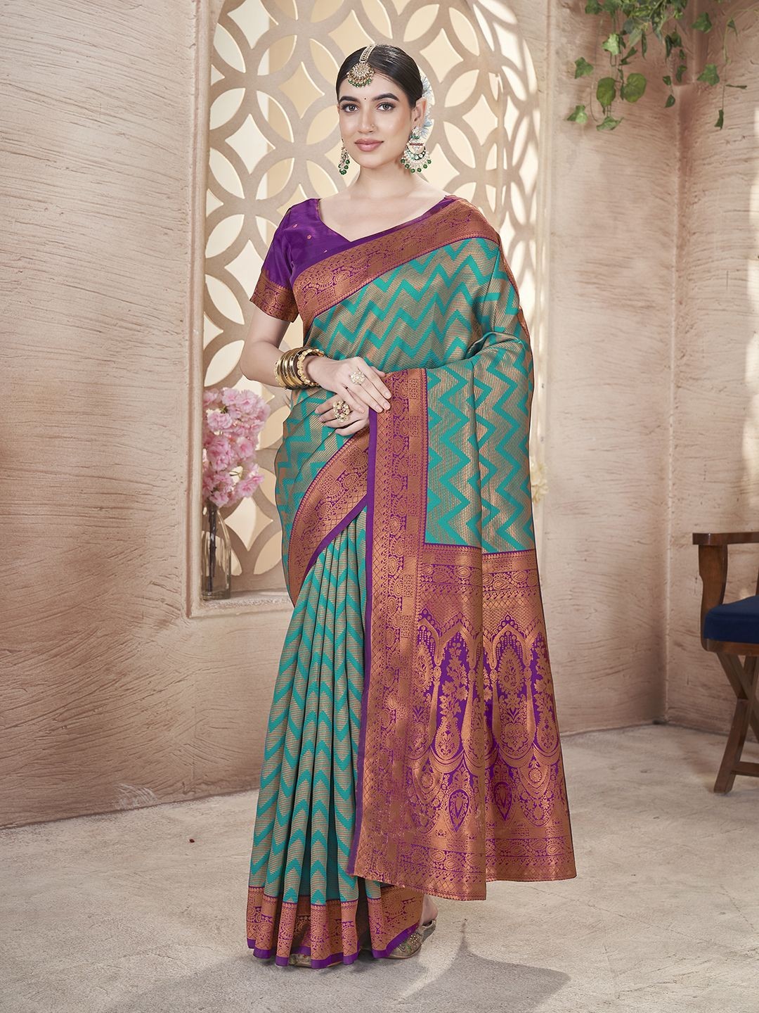 

Sangria Woven Design Saree With Blouse, Blue