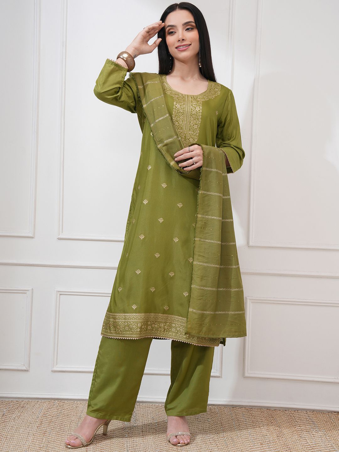 

Vishudh Women Straight Jacquard Kurta With Bottom & Dupatta, Green