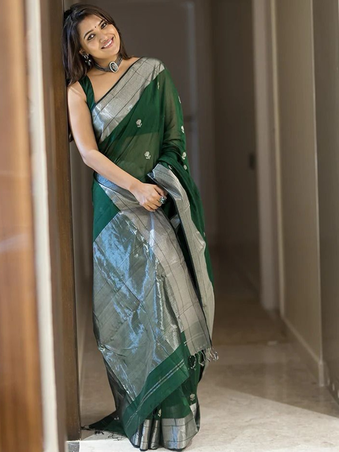 

A TO Z CART Woven Design Zari Pure Silk Banarasi Saree, Green