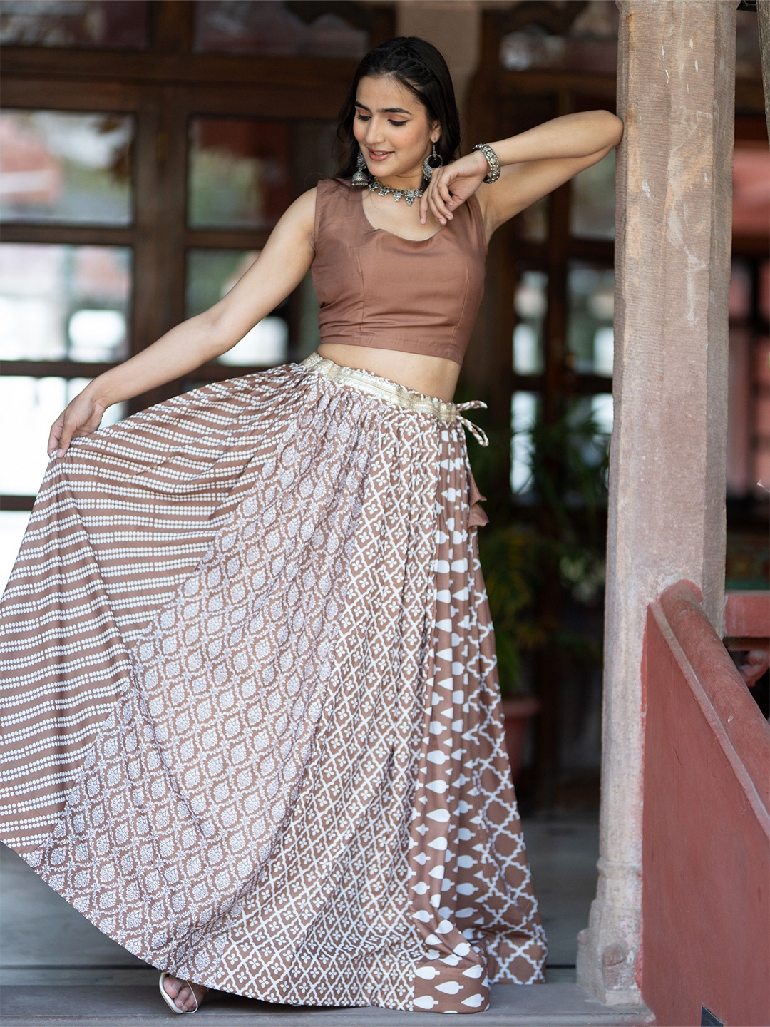 

TASRIKA Muslin Silk Semi-Stitched Lehenga & Unstitched Blouse, Coffee brown