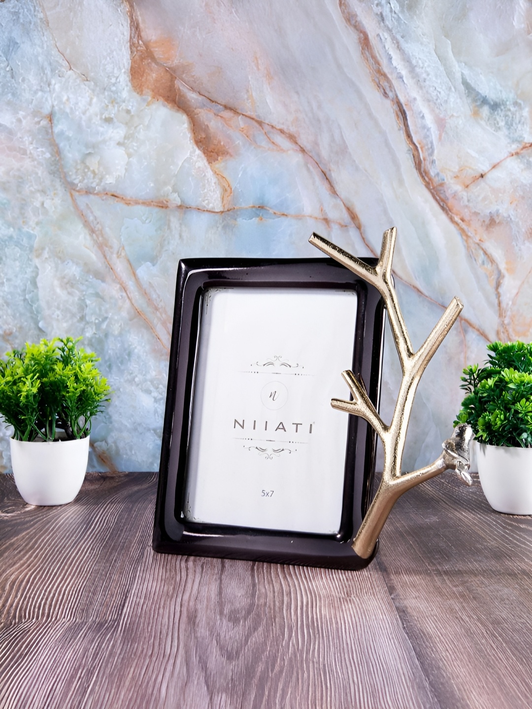 

giBOX Black & Gold-Toned 1 Pieces Metal Table Photo Frames