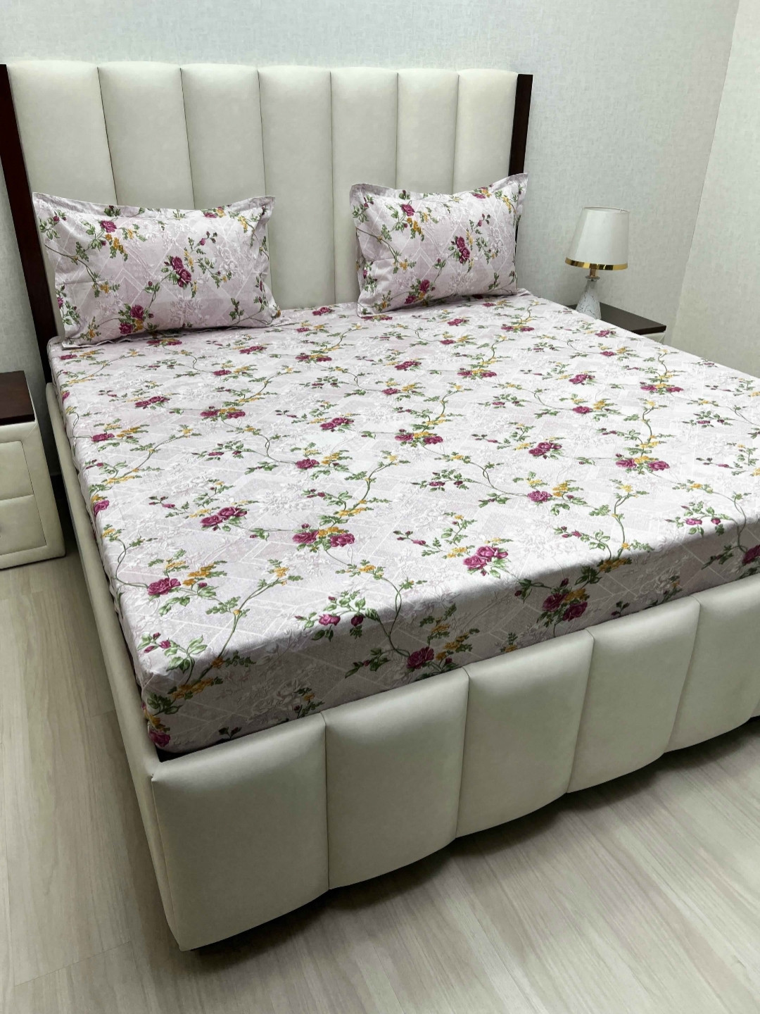 

Pure Decor Velar Purple & Green Printed Cotton 220 TC King Bedsheet Set 2.74 m x 3.04m
