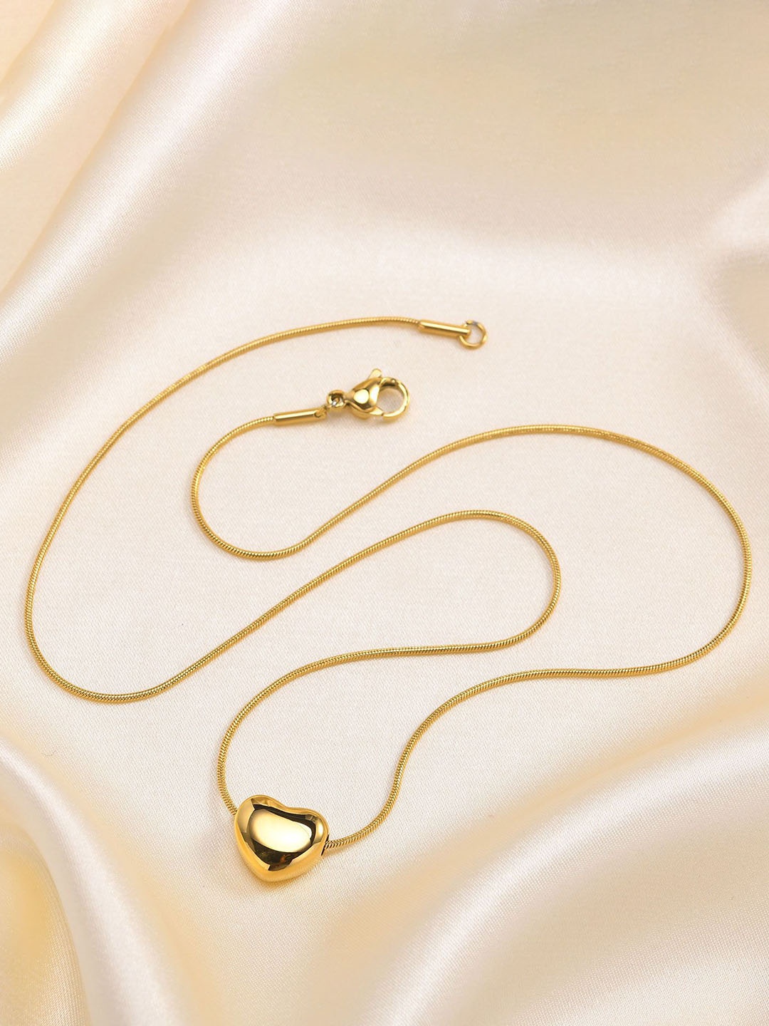 

DIVASTRI Gold-Plated Heart Shaped Pendant With Chain