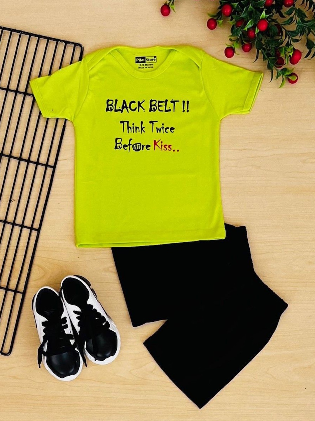 

Piku Store Kids Typography Printed T-shirt With Shorts, Green