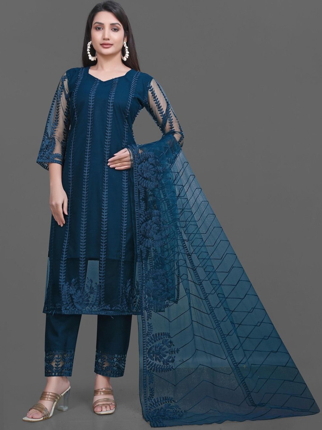 

Bought First Floral Embroidered Net Straight Kurta With Trousers And Dupatta, Teal