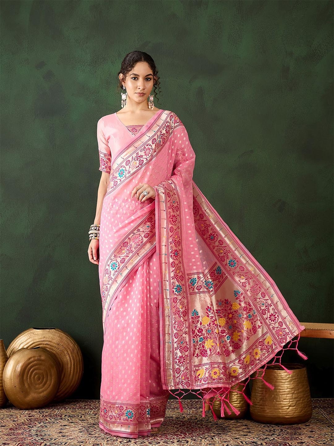 

Maroosh Woven Design Zari Banarasi Saree, Pink