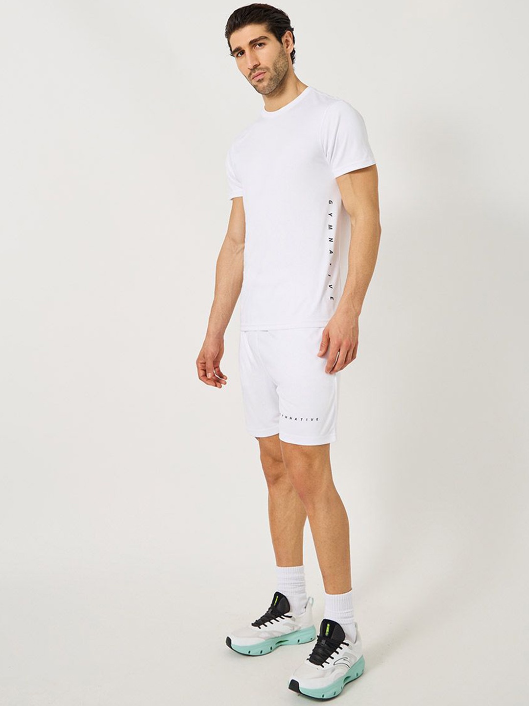 

Styli Men Training Textured Tee and Shorts Set, White