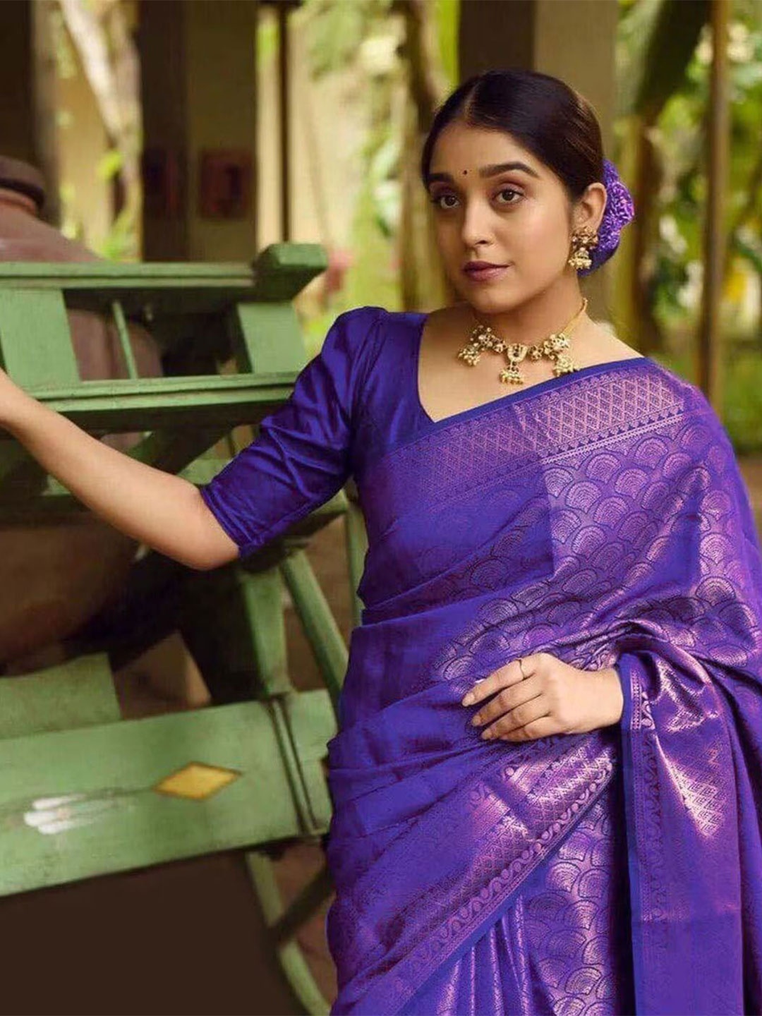 

A TO Z CART Woven Design Zari Pure Silk Banarasi Saree, Purple