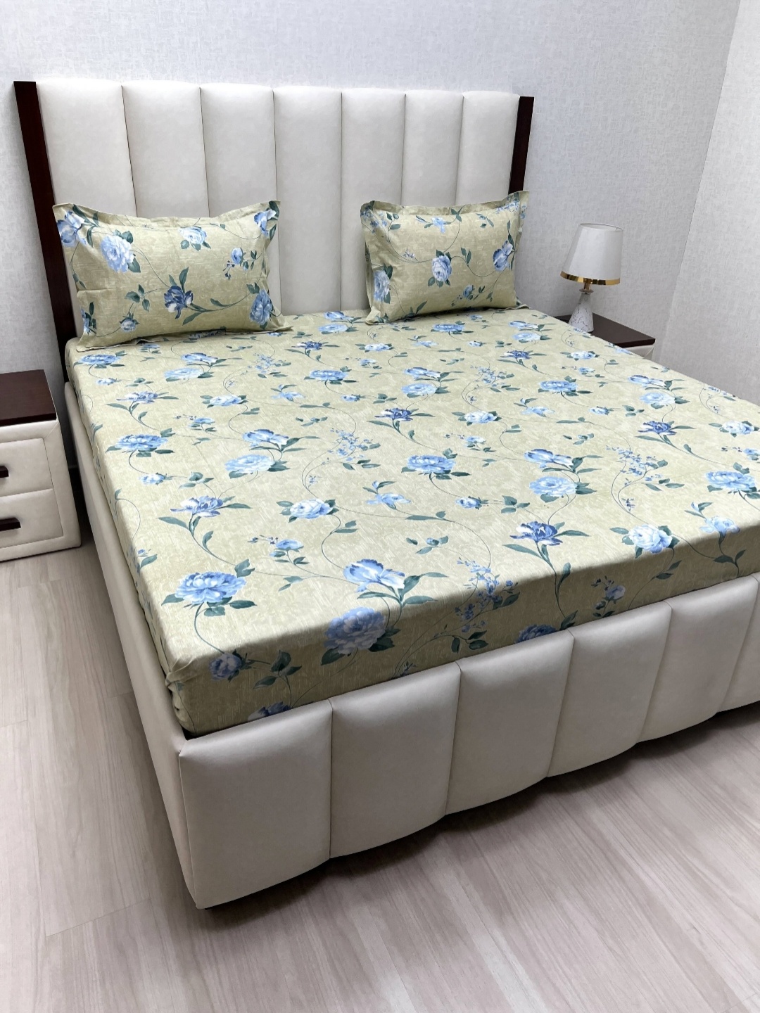 

Pure Decor Velar Green Printed Cotton 300 TC Super King Size Bedsheet Set 2.74 m x 3.04 m