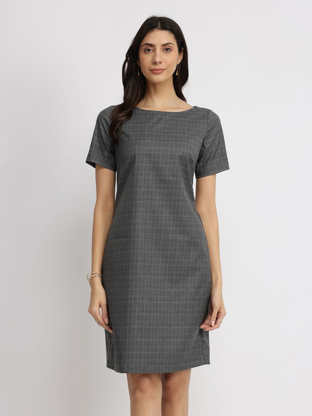

FableStreet Boat Neck Shift Dress - Grey