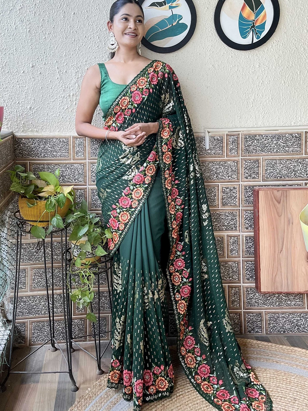 

DIVASTRI Embellished Embroidered Poly Georgette Saree, Green