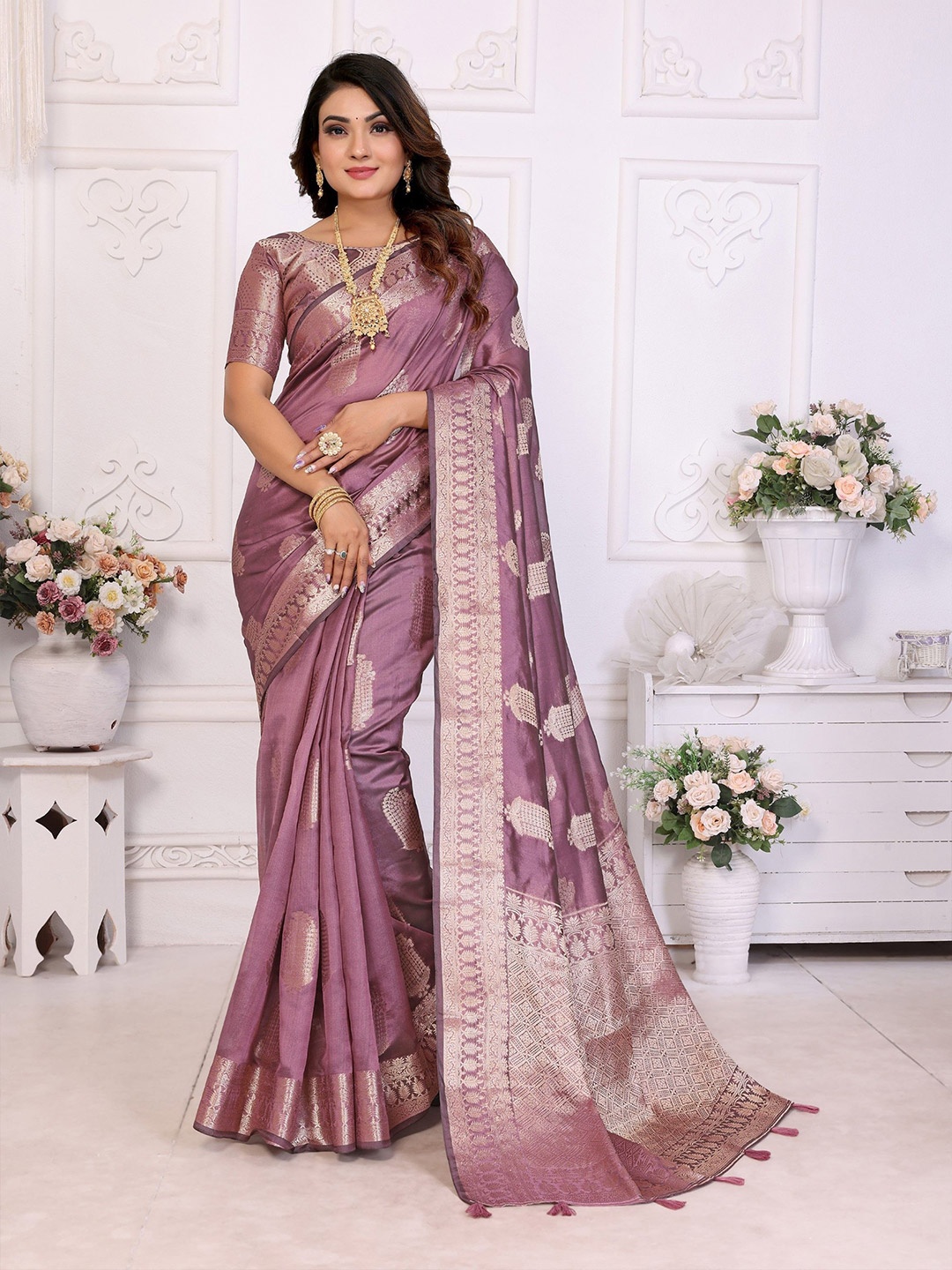 

Moda Rapido Woven Design Zari Organza Banarasi Saree, Mauve