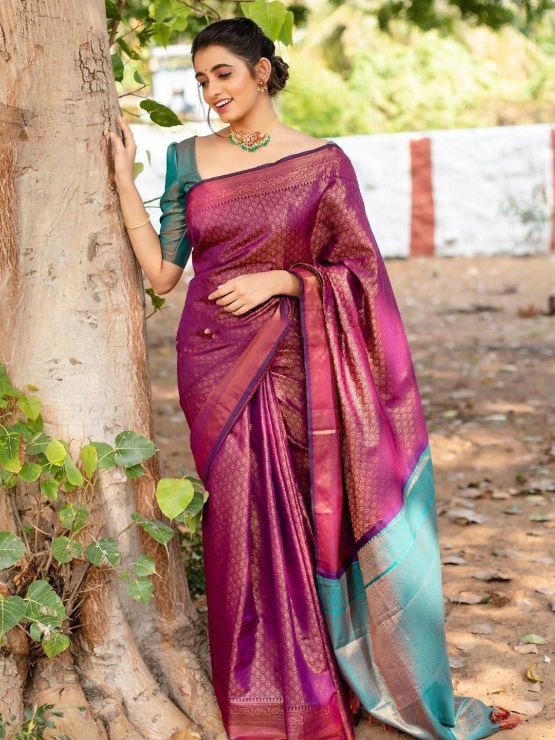 

JULEE Pure Silk Banarasi Saree, Purple