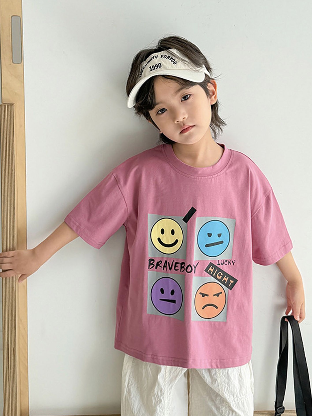 

LULU & SKY Boys Printed V-Neck Extended Sleeves Applique T-shirt, Pink