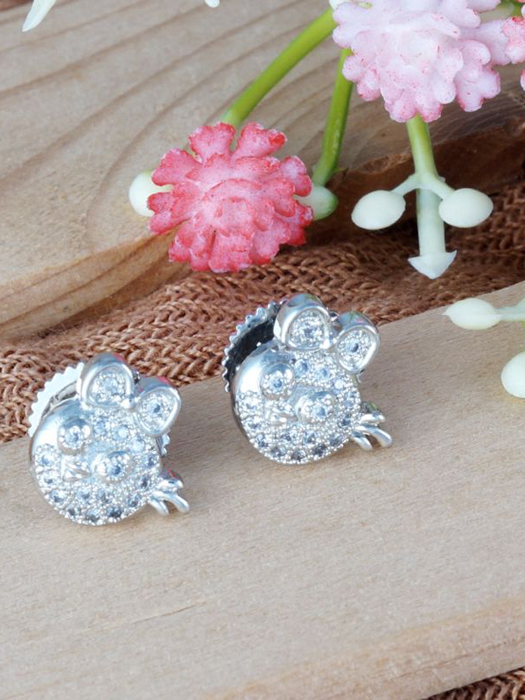 

Tuanz Silver Jewelry Classic Studs Earrings