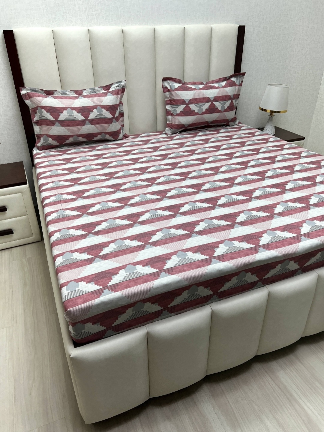 

Pure Decor Velar Brown Printed Pure Cotton 250TC King Bedsheet Sets 2.74 m x 3.04 m, Maroon