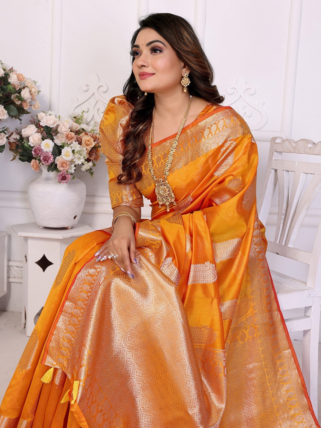 

Moda Rapido Woven Design Zari Organza Banarasi Saree, Orange