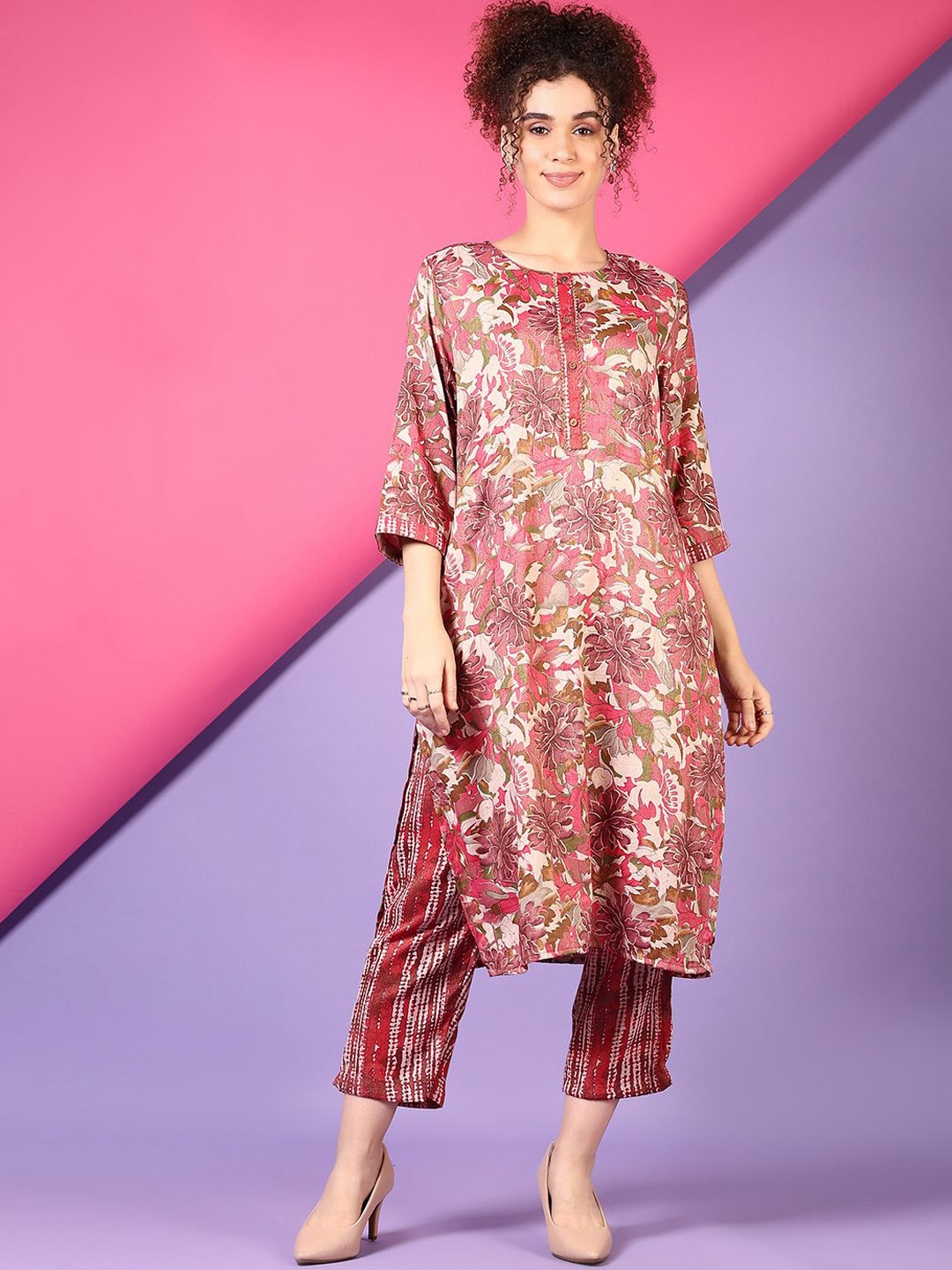 

V-Mart Floral Printed Round Neck Straight Kurta With Trousers, Beige