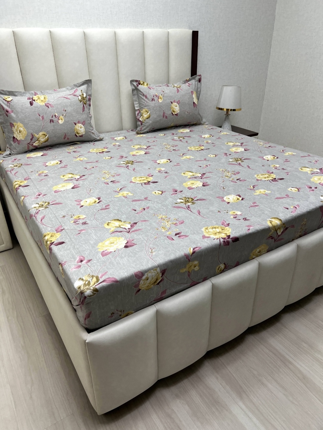 

Pure Decor Velar Grey & Yellow Printed Cotton King Bedsheet Set 2.74 m x 3.04m