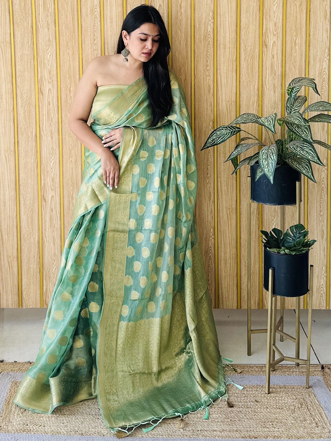 

Moda Rapido Woven Design Zari Silk Blend Saree, Green