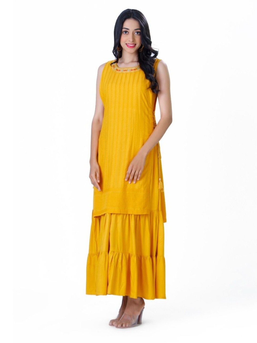 

Silselah Women Mirror Work Pure Cotton Kurta, Yellow