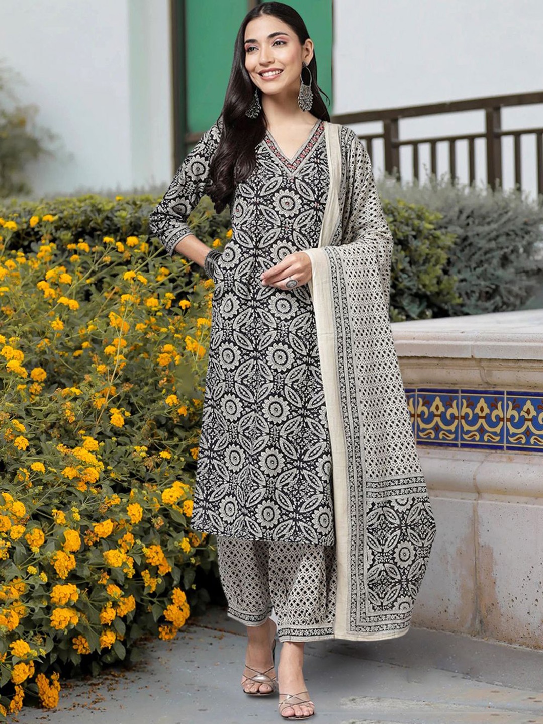 

Moda Rapido Floral Printed V-Neck Straight Kurta with Trousers & Dupatta, Black