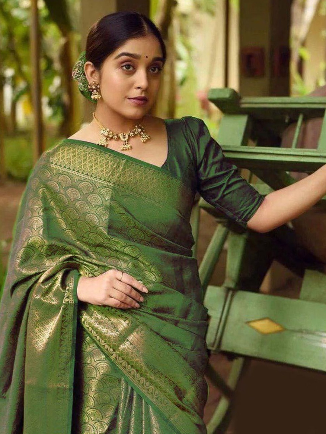 

LADY SHOPI Woven Design Zari Pure Silk Banarasi Saree, Olive